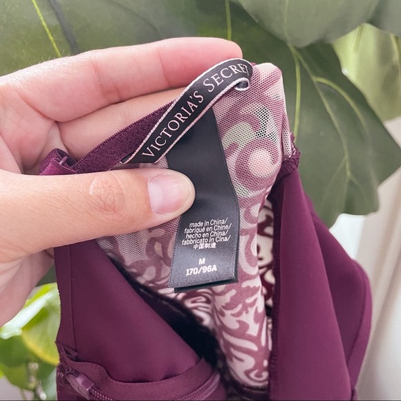 Victoria’s Secret Maroon Scroll Bodysuit Lingerie Thong Burgundy Velvet Medium - Picture 12 of 15